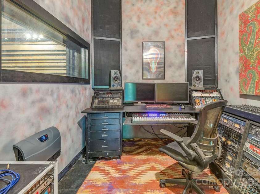 44 Samayoa Place, Asheville, NC 28806.  MLS# CAR4265145, YatesRealty ID 31121. 