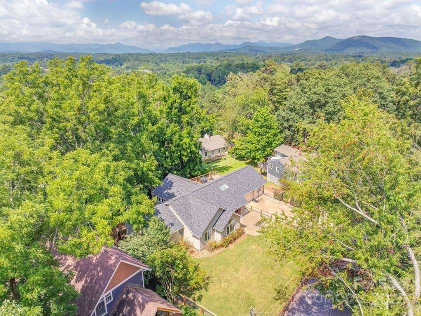44 Samayoa Place, Asheville, NC 28806.  MLS# CAR4265145, YatesRealty ID 31121. 