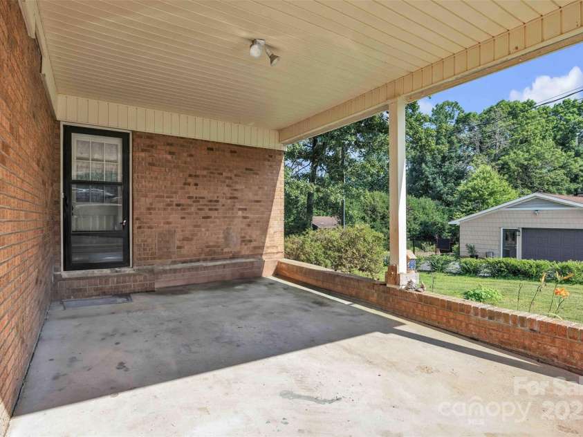 2598 Brookwood Road, Lincolnton, NC 28092.  MLS# CAR4279517, YatesRealty ID 31122. 