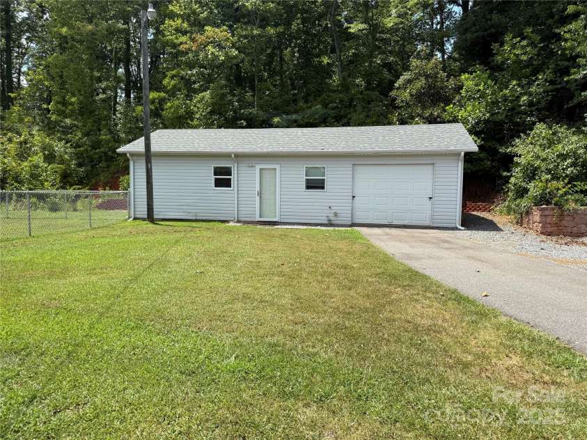 108 Scott Street, Morganton, NC 28655.  MLS# CAR4287294, YatesRealty ID 31123. Garage and Apartment
