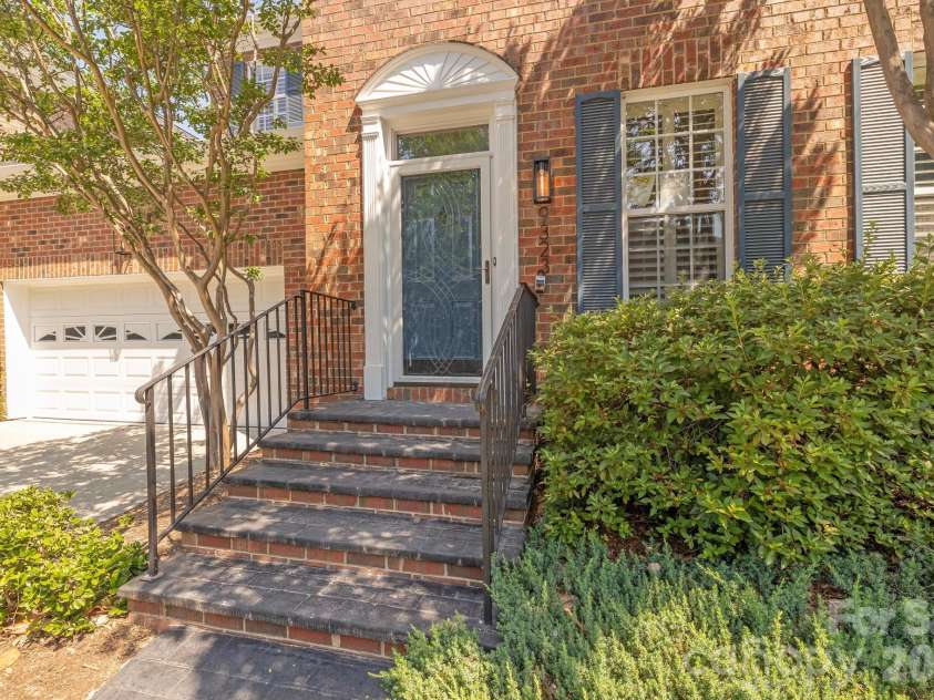 9323 Bonnie Briar Circle, Charlotte, NC 28277.  MLS# CAR4394337, YatesRealty ID 31123. 