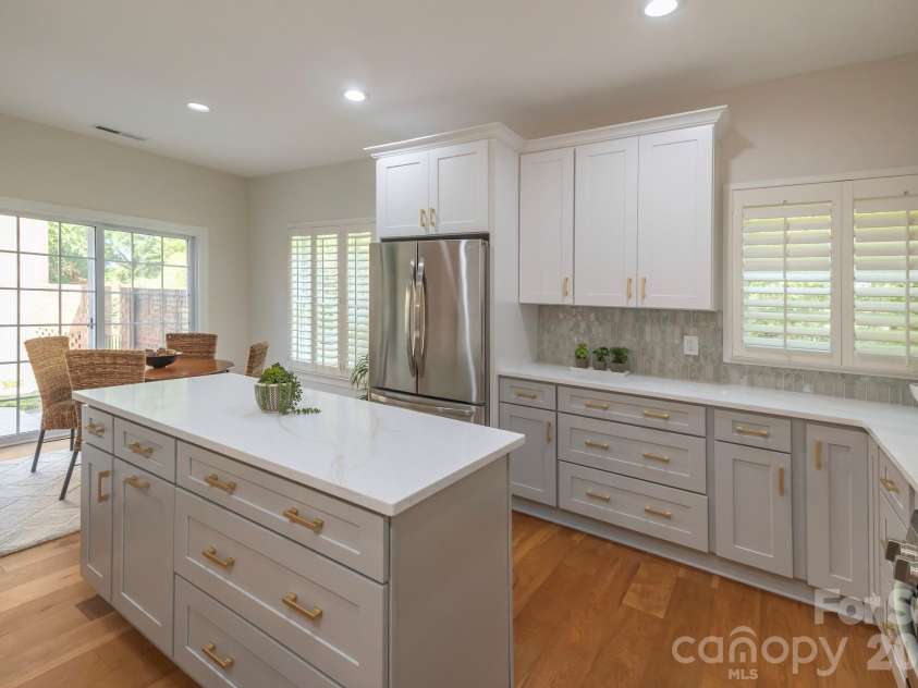 9323 Bonnie Briar Circle, Charlotte, NC 28277.  MLS# CAR4394337, YatesRealty ID 31123. 
