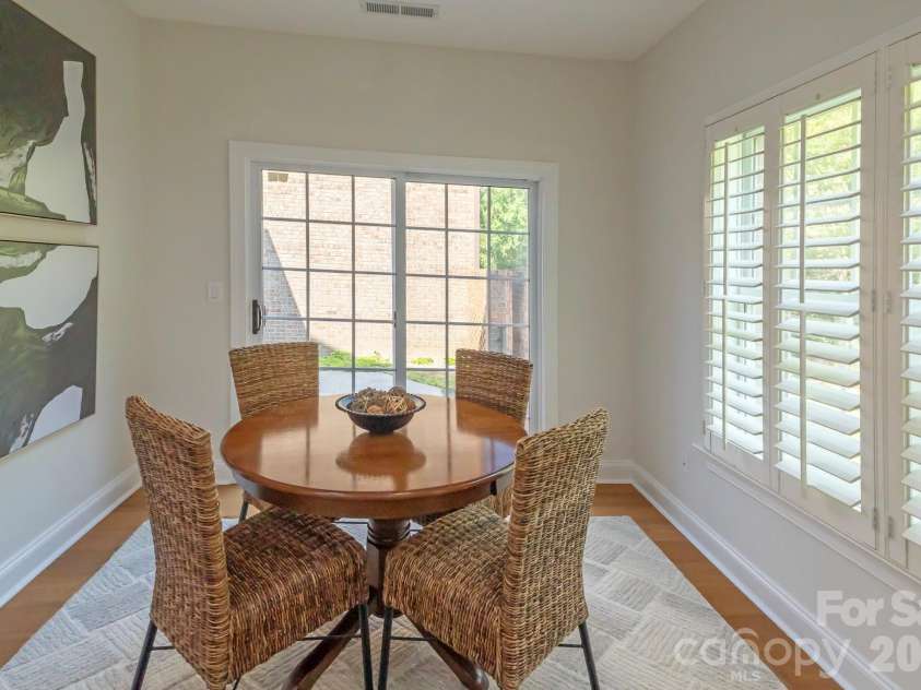 9323 Bonnie Briar Circle, Charlotte, NC 28277.  MLS# CAR4394337, YatesRealty ID 31123. 
