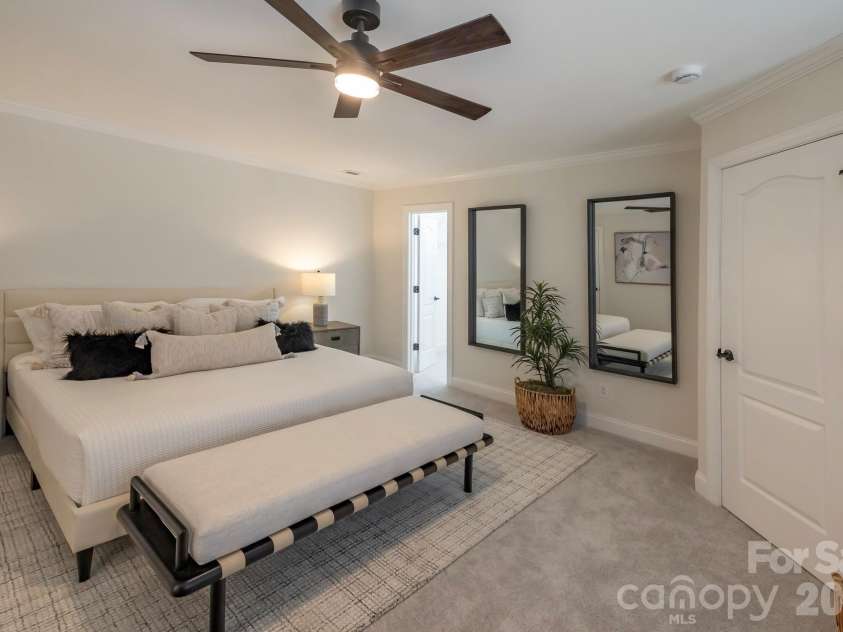 9323 Bonnie Briar Circle, Charlotte, NC 28277.  MLS# CAR4394337, YatesRealty ID 31123. 