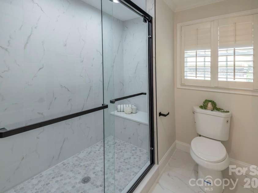 9323 Bonnie Briar Circle, Charlotte, NC 28277.  MLS# CAR4394337, YatesRealty ID 31123. 