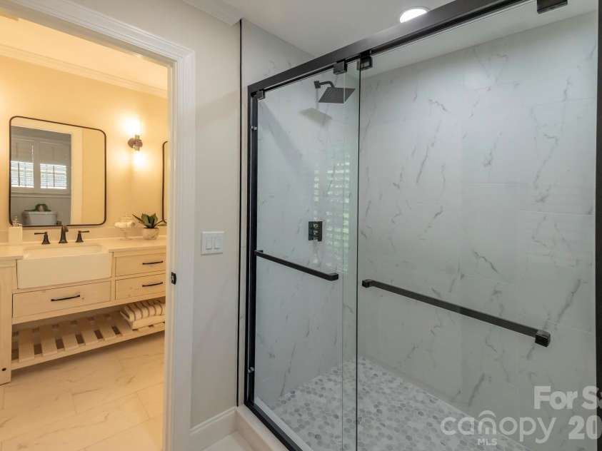 9323 Bonnie Briar Circle, Charlotte, NC 28277.  MLS# CAR4394337, YatesRealty ID 31123. 