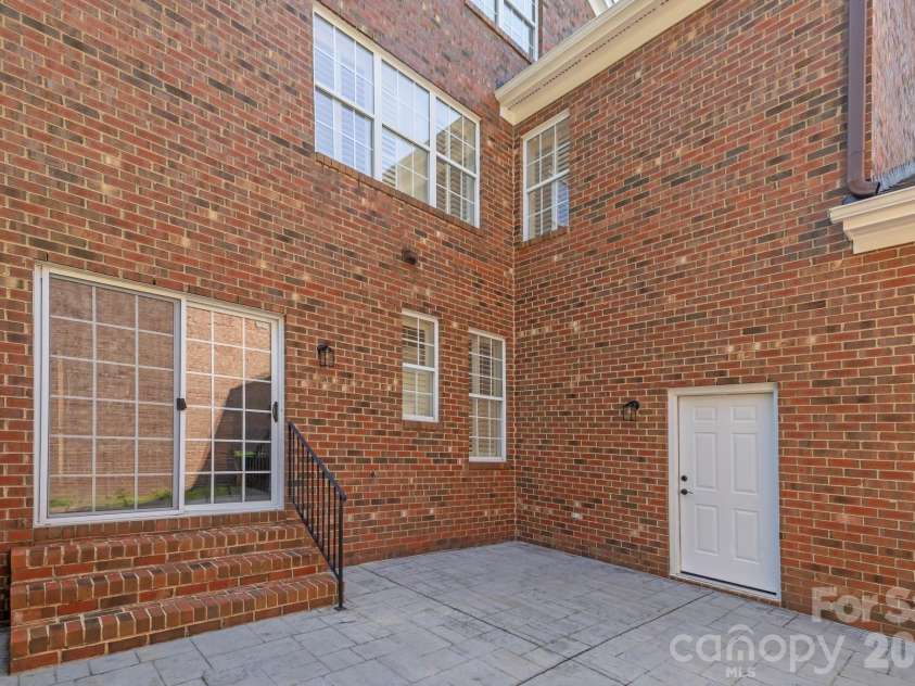 9323 Bonnie Briar Circle, Charlotte, NC 28277.  MLS# CAR4394337, YatesRealty ID 31123. 