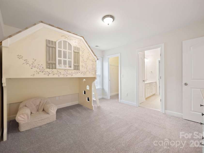 16928 Alydar Commons Lane, Charlotte, NC 28278.  MLS# CAR4289485, YatesRealty ID 31124. Bedroom #2 upstairs with jack-n-jill bath