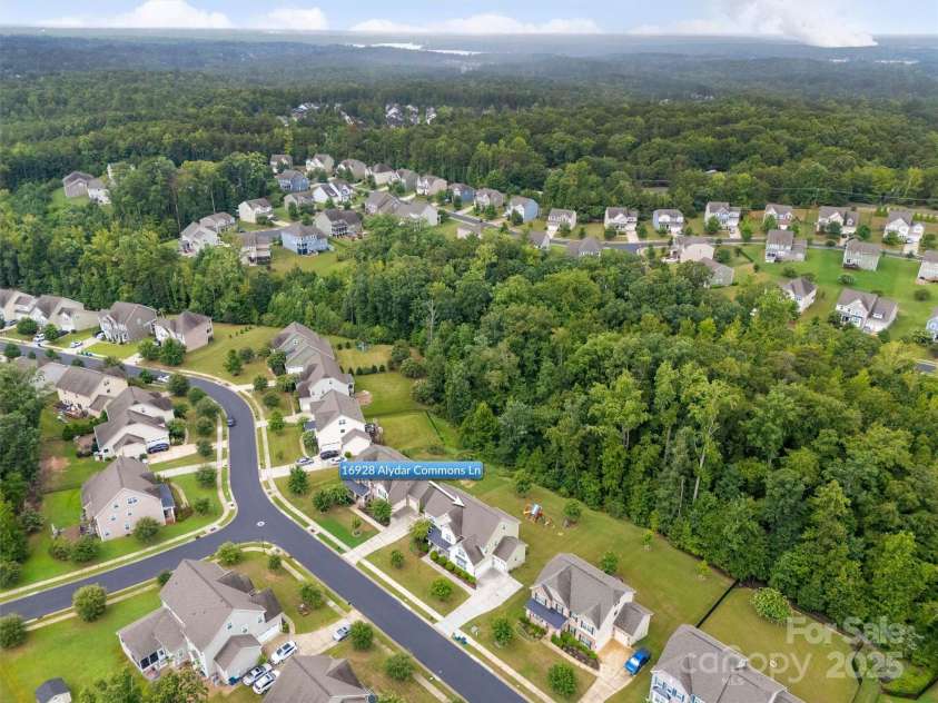 16928 Alydar Commons Lane, Charlotte, NC 28278.  MLS# CAR4289485, YatesRealty ID 31124. The perfect place to call home!