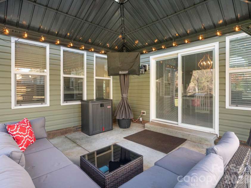 3930 Huntmeadow Drive, Charlotte, NC 28269.  MLS# CAR4387063, YatesRealty ID 31125. You'll spend all your time HERE! Great outdoor space to extend your living space