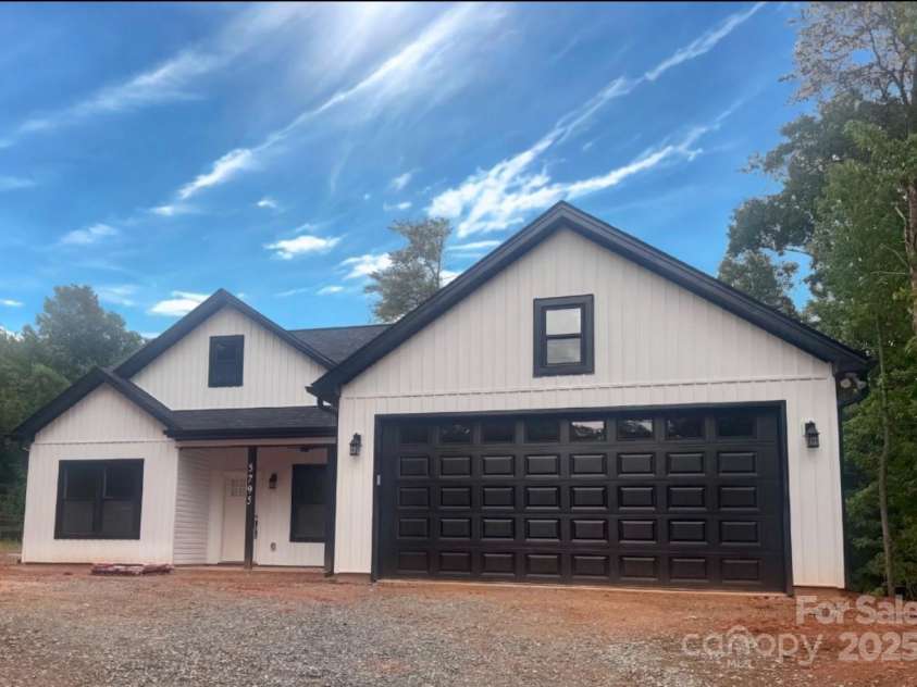 5795 Us 52 Highway, Salisbury, NC 28146.  MLS# CAR4279797, YatesRealty ID 31126. 