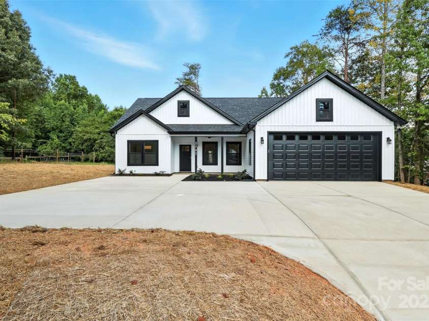 5795 Us 52 Highway, Salisbury, NC 28146.  MLS# CAR4279797, YatesRealty ID 31126. 