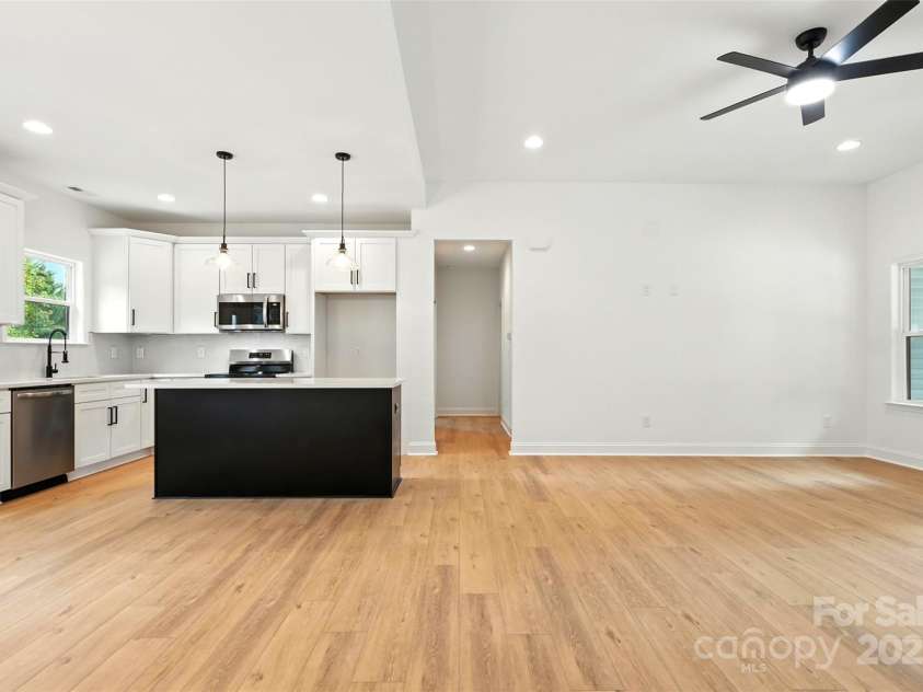 5795 Us 52 Highway, Salisbury, NC 28146.  MLS# CAR4279797, YatesRealty ID 31126. 