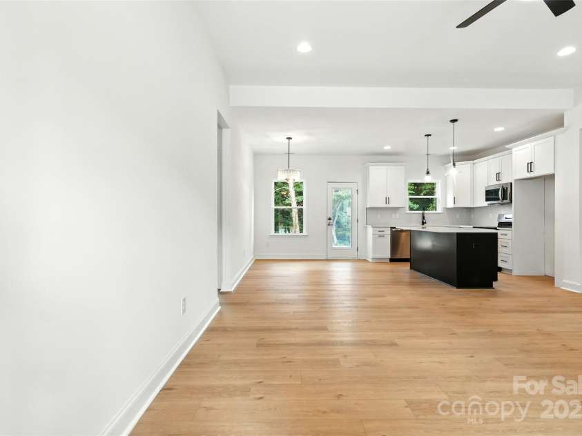 5795 Us 52 Highway, Salisbury, NC 28146.  MLS# CAR4279797, YatesRealty ID 31126. 