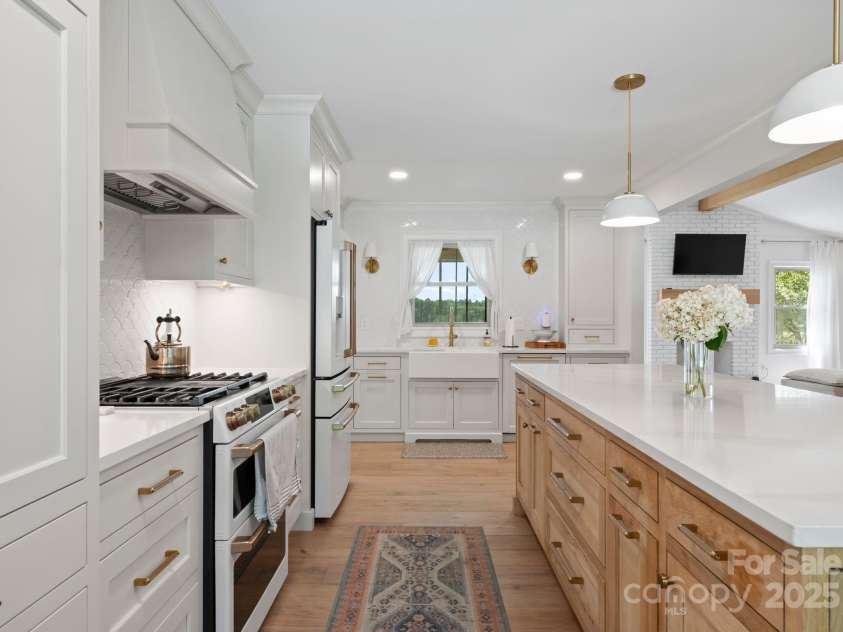 11501 Trails End Lane, Huntersville, NC 28078.  MLS# CAR4284861, YatesRealty ID 31127. 