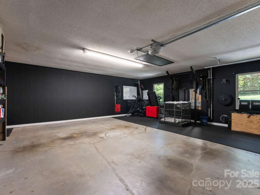 11501 Trails End Lane, Huntersville, NC 28078.  MLS# CAR4284861, YatesRealty ID 31127. 