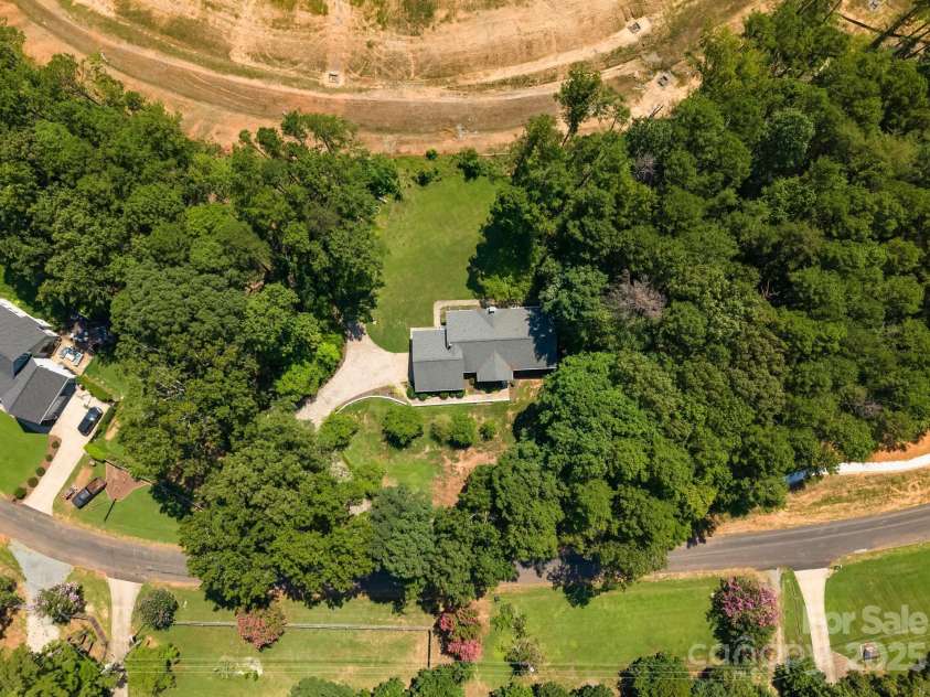 11501 Trails End Lane, Huntersville, NC 28078.  MLS# CAR4284861, YatesRealty ID 31127. 