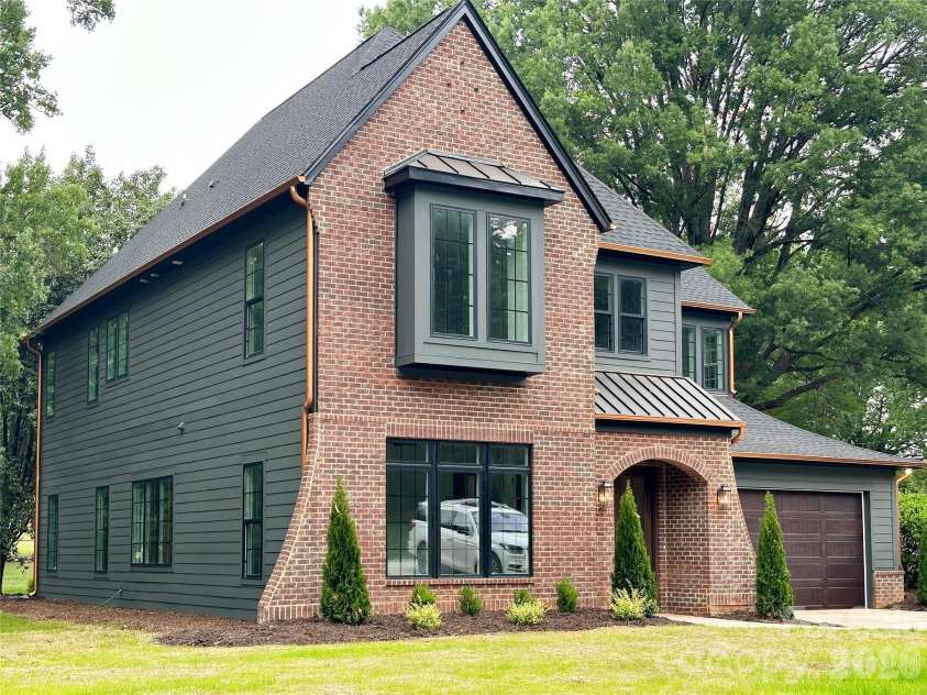 3421 Zelda Lane, Matthews, NC 28105.  MLS# CAR4386063, YatesRealty ID 31127. 