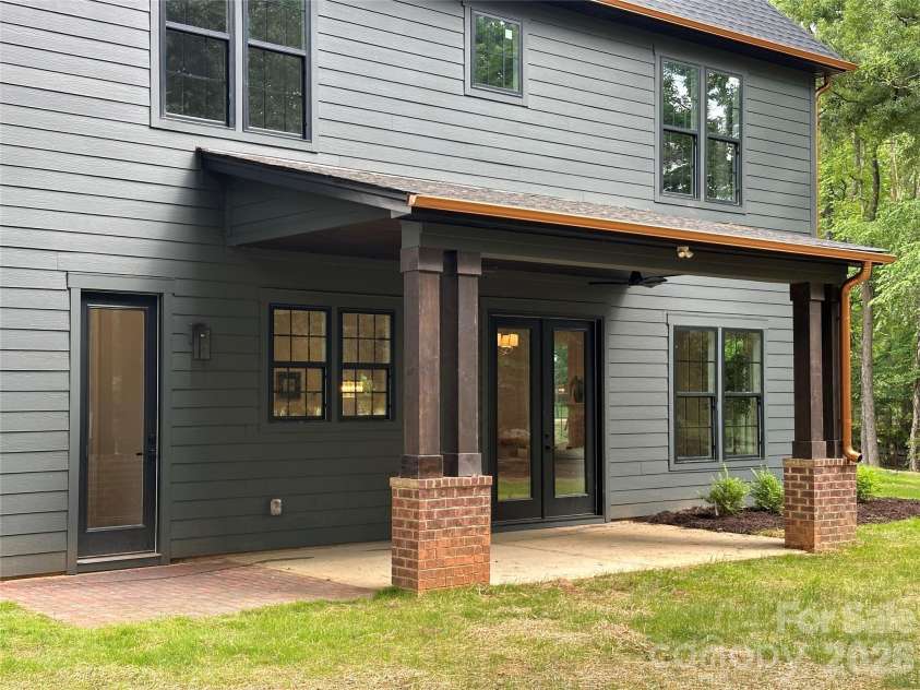 3421 Zelda Lane, Matthews, NC 28105.  MLS# CAR4386063, YatesRealty ID 31127. 