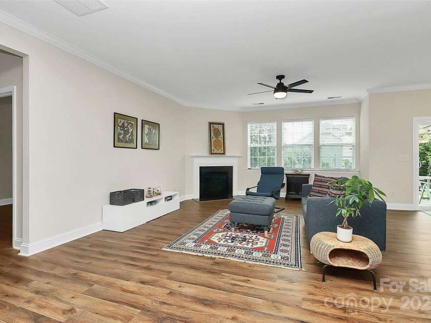 3818 Franklin Meadows Drive, Matthews, NC 28105.  MLS# CAR4288289, YatesRealty ID 31128. 