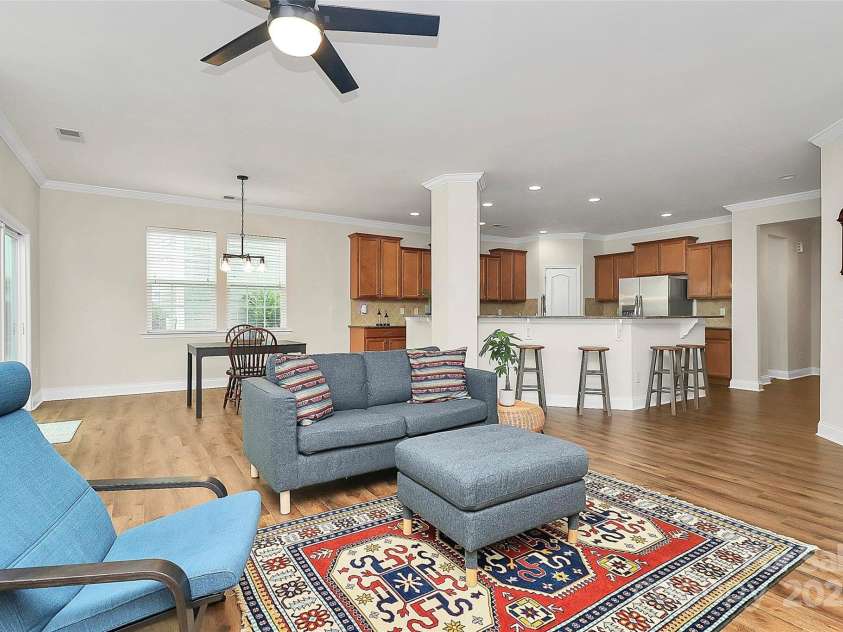 3818 Franklin Meadows Drive, Matthews, NC 28105.  MLS# CAR4288289, YatesRealty ID 31128. 