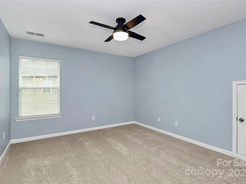 3818 Franklin Meadows Drive, Matthews, NC 28105.  MLS# CAR4288289, YatesRealty ID 31128. 