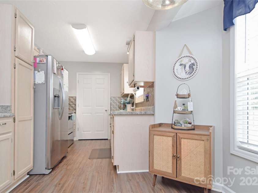 115 Cloister Drive, Mocksville, NC 27028.  MLS# CAR4286653, YatesRealty ID 31129. 