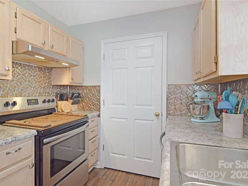 115 Cloister Drive, Mocksville, NC 27028.  MLS# CAR4286653, YatesRealty ID 31129. 