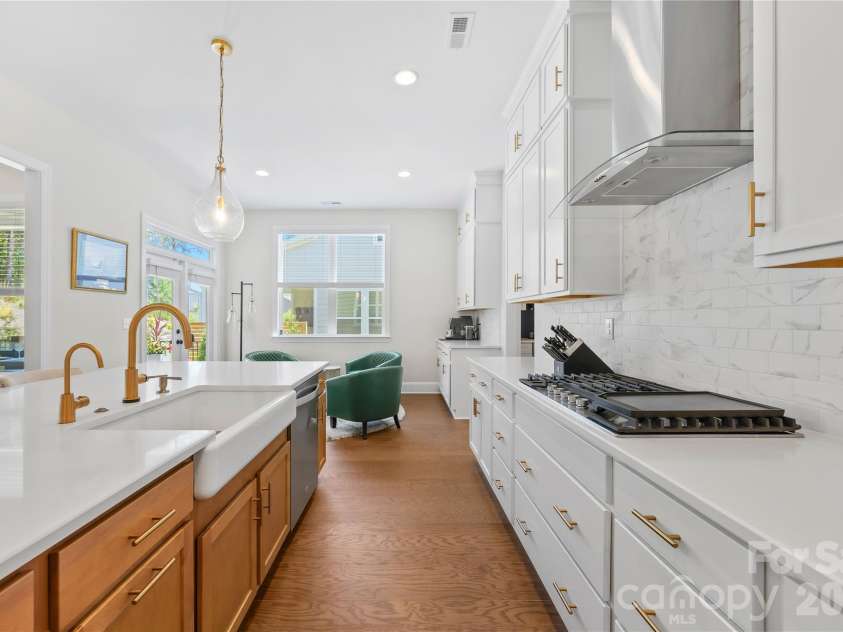 1368 Cedardale Lane, Denver, NC 28037.  MLS# CAR4391395, YatesRealty ID 31129. Kitchen into Breakfast Seating Area