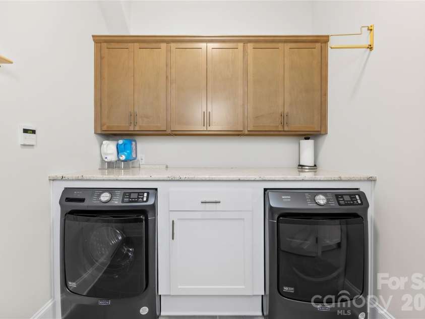 1368 Cedardale Lane, Denver, NC 28037.  MLS# CAR4391395, YatesRealty ID 31129. Mud Room / Laundry between Garage Beverage Bar area