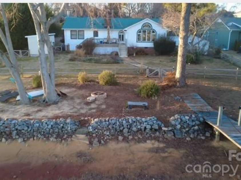 20139 Rainbow Circle, Cornelius, NC 28031.  MLS# CAR4354765, YatesRealty ID 3113. 