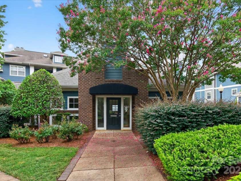 424 Mather Green Avenue, Charlotte, NC 28203.  MLS# CAR4283876, YatesRealty ID 31130. Clubhouse