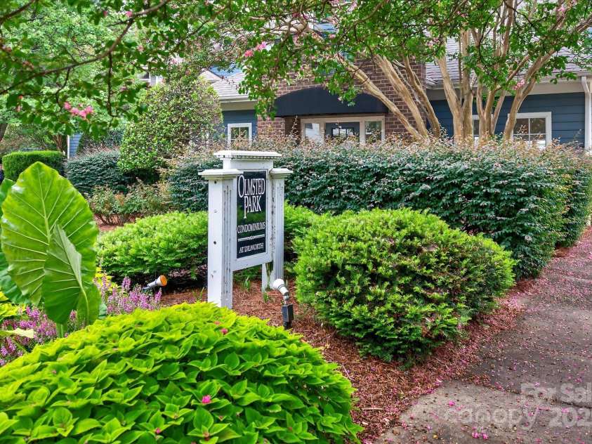 424 Mather Green Avenue, Charlotte, NC 28203.  MLS# CAR4283876, YatesRealty ID 31130. Clubhouse