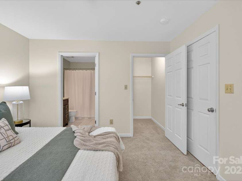 424 Mather Green Avenue, Charlotte, NC 28203.  MLS# CAR4283876, YatesRealty ID 31130. Primary Bedroom
