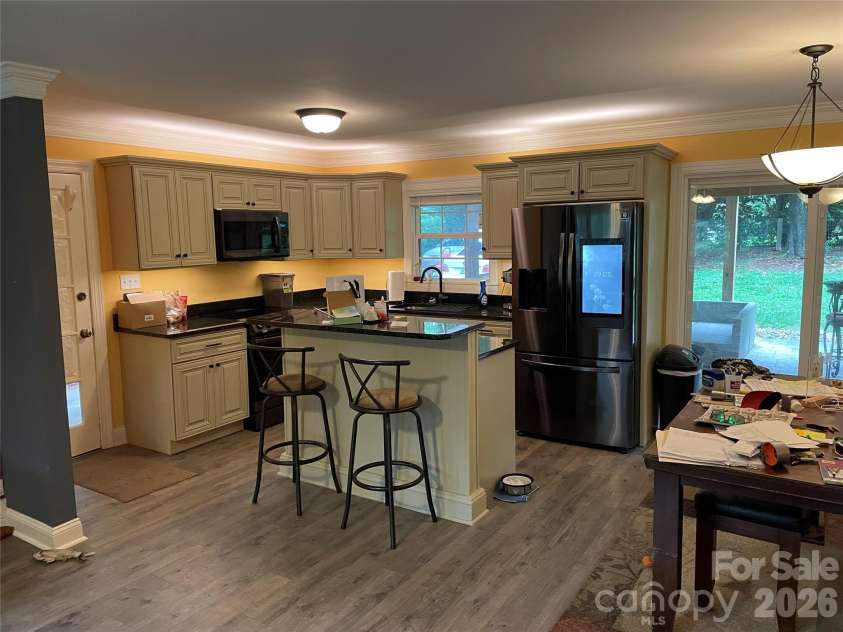 514 Crestview Drive, Albemarle, NC 28001.  MLS# CAR4393250, YatesRealty ID 31130. 