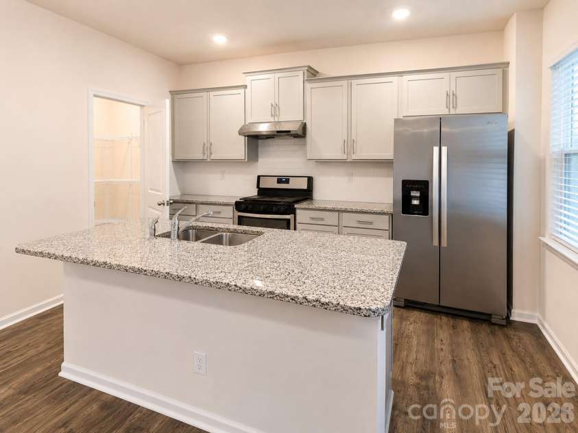 5048 Deisy May Lane, Matthews, NC 28105.  MLS# CAR4386465, YatesRealty ID 31131. 