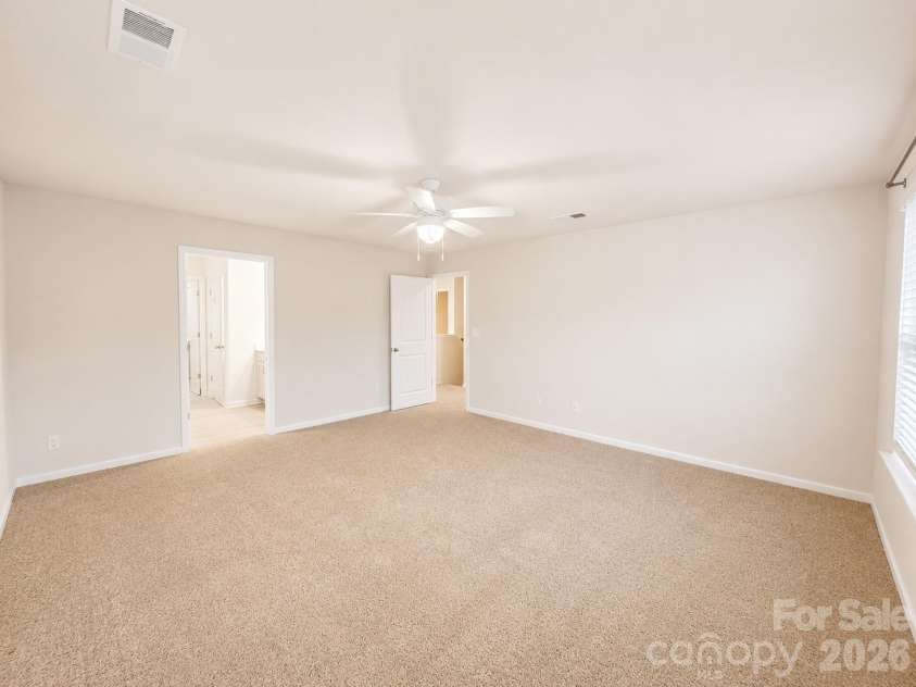 5048 Deisy May Lane, Matthews, NC 28105.  MLS# CAR4386465, YatesRealty ID 31131. 