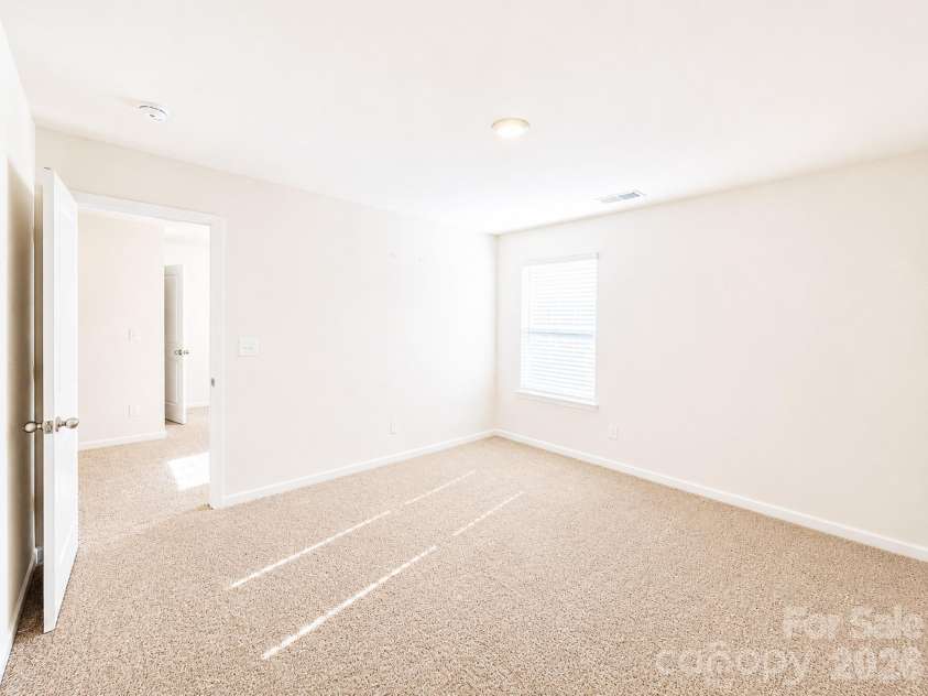 5048 Deisy May Lane, Matthews, NC 28105.  MLS# CAR4386465, YatesRealty ID 31131. 
