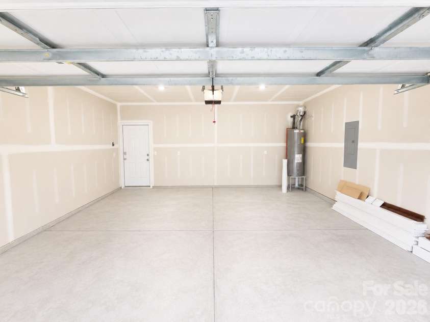 5048 Deisy May Lane, Matthews, NC 28105.  MLS# CAR4386465, YatesRealty ID 31131. 