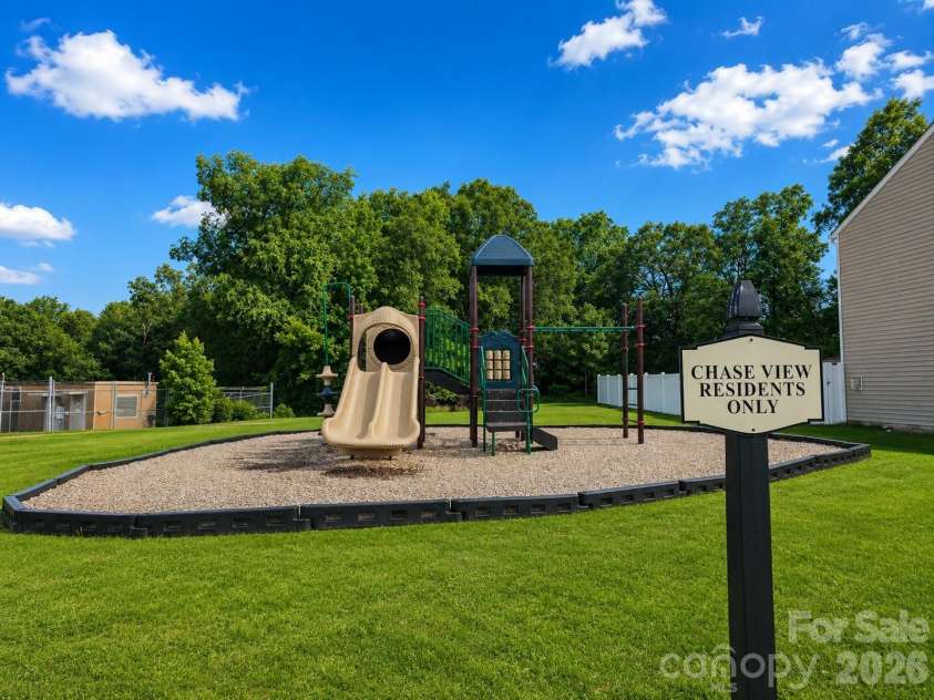 5048 Deisy May Lane, Matthews, NC 28105.  MLS# CAR4386465, YatesRealty ID 31131. 
