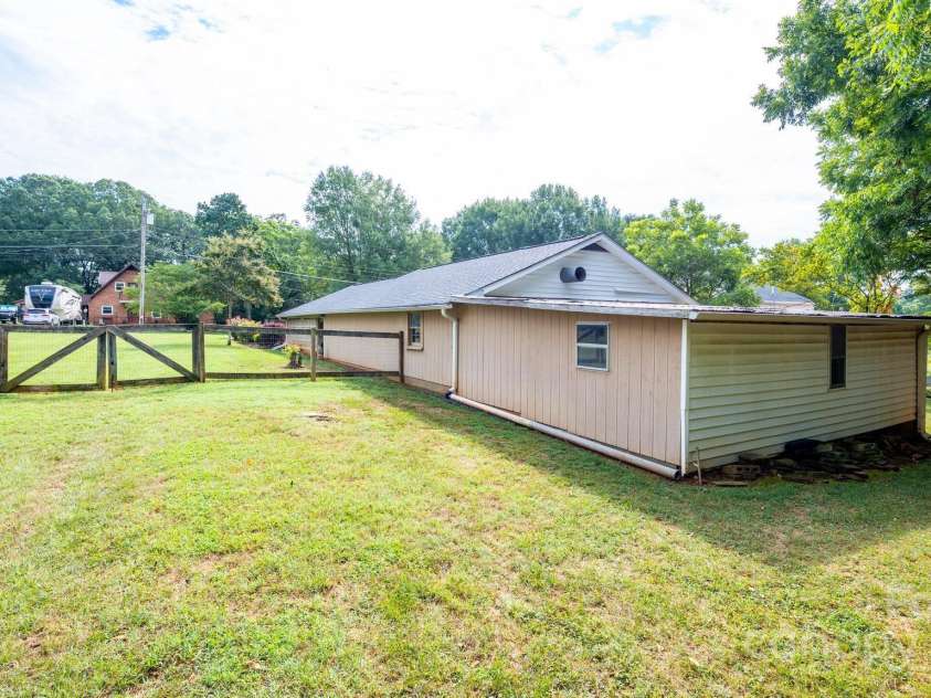 119 Gibson Street, Troutman, NC 28166.  MLS# CAR4282938, YatesRealty ID 31132. 