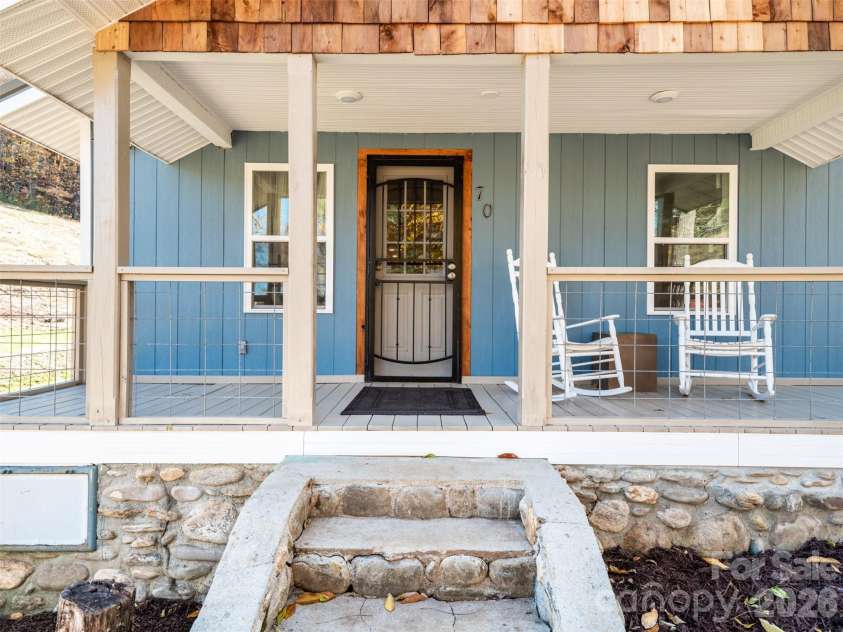 70 Vintage Place, Canton, NC 28716.  MLS# CAR4363944, YatesRealty ID 31132. Front Porch