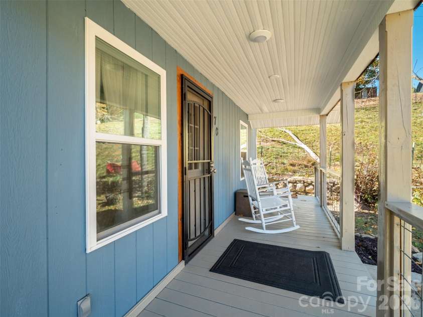 70 Vintage Place, Canton, NC 28716.  MLS# CAR4363944, YatesRealty ID 31132. Front Porch