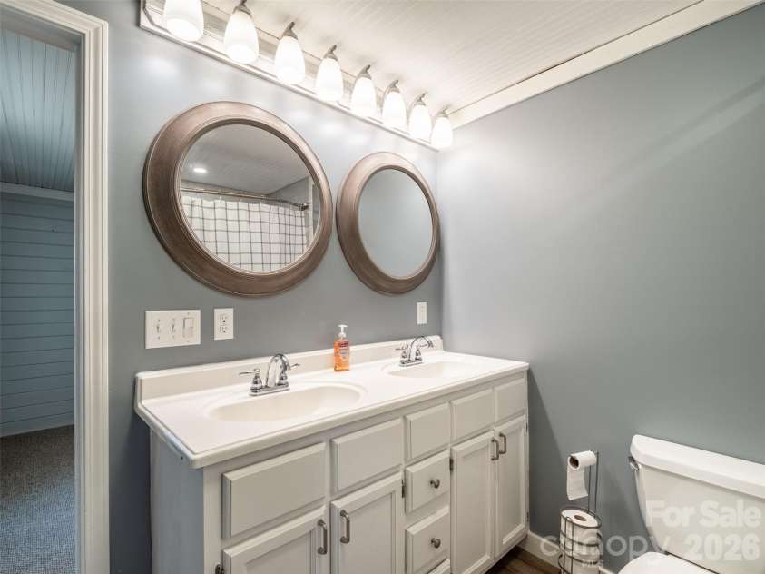 70 Vintage Place, Canton, NC 28716.  MLS# CAR4363944, YatesRealty ID 31132. Full bathroom