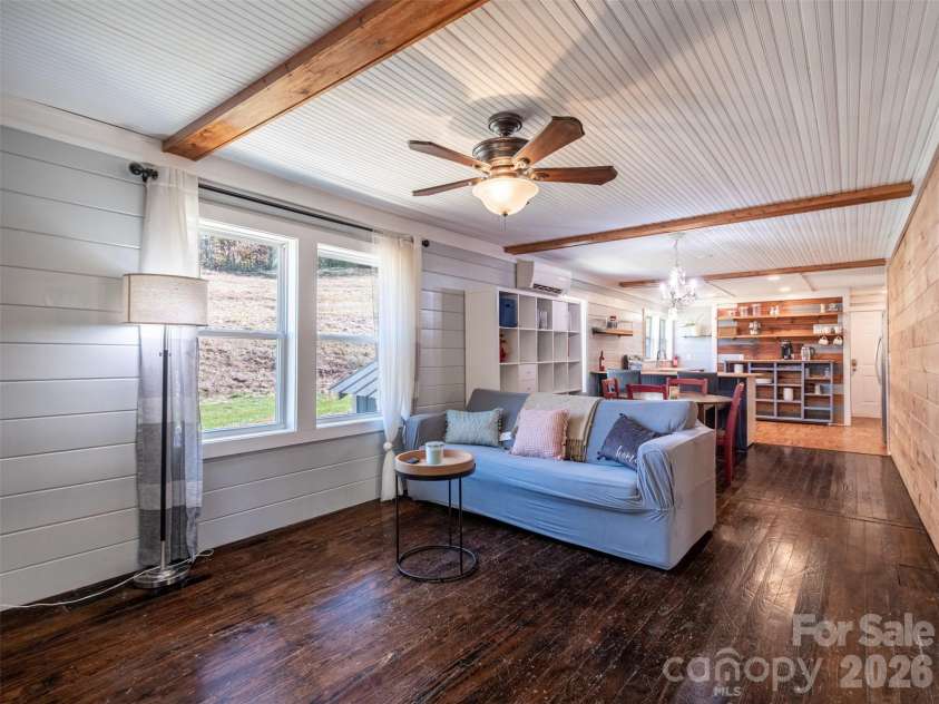 70 Vintage Place, Canton, NC 28716.  MLS# CAR4363944, YatesRealty ID 31132. Open living room