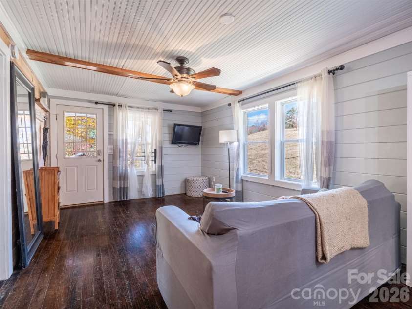70 Vintage Place, Canton, NC 28716.  MLS# CAR4363944, YatesRealty ID 31132. Open living room