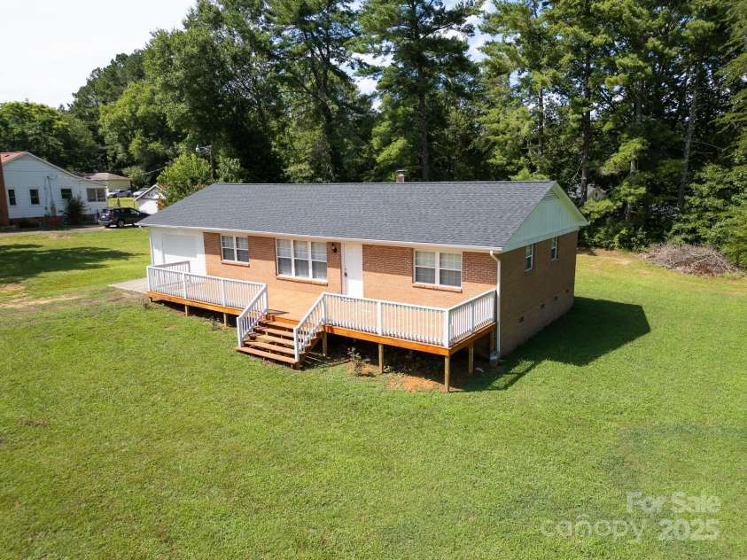 584 Southside Church Road, Lincolnton, NC 28092.  MLS# CAR4279327, YatesRealty ID 31133. 