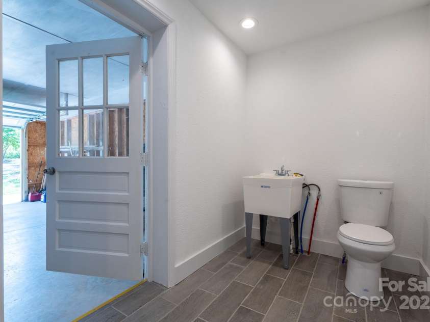 584 Southside Church Road, Lincolnton, NC 28092.  MLS# CAR4279327, YatesRealty ID 31133. 