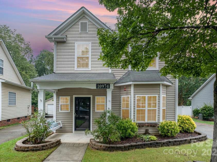 10974 Heritage Green Drive, Cornelius, NC 28031.  MLS# CAR4282858, YatesRealty ID 31134. Welcome Home