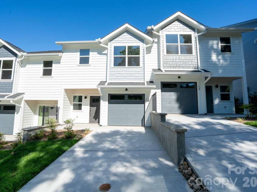 15 Bolton Street, Asheville, NC 28806.  MLS# CAR4393409, YatesRealty ID 31135. 